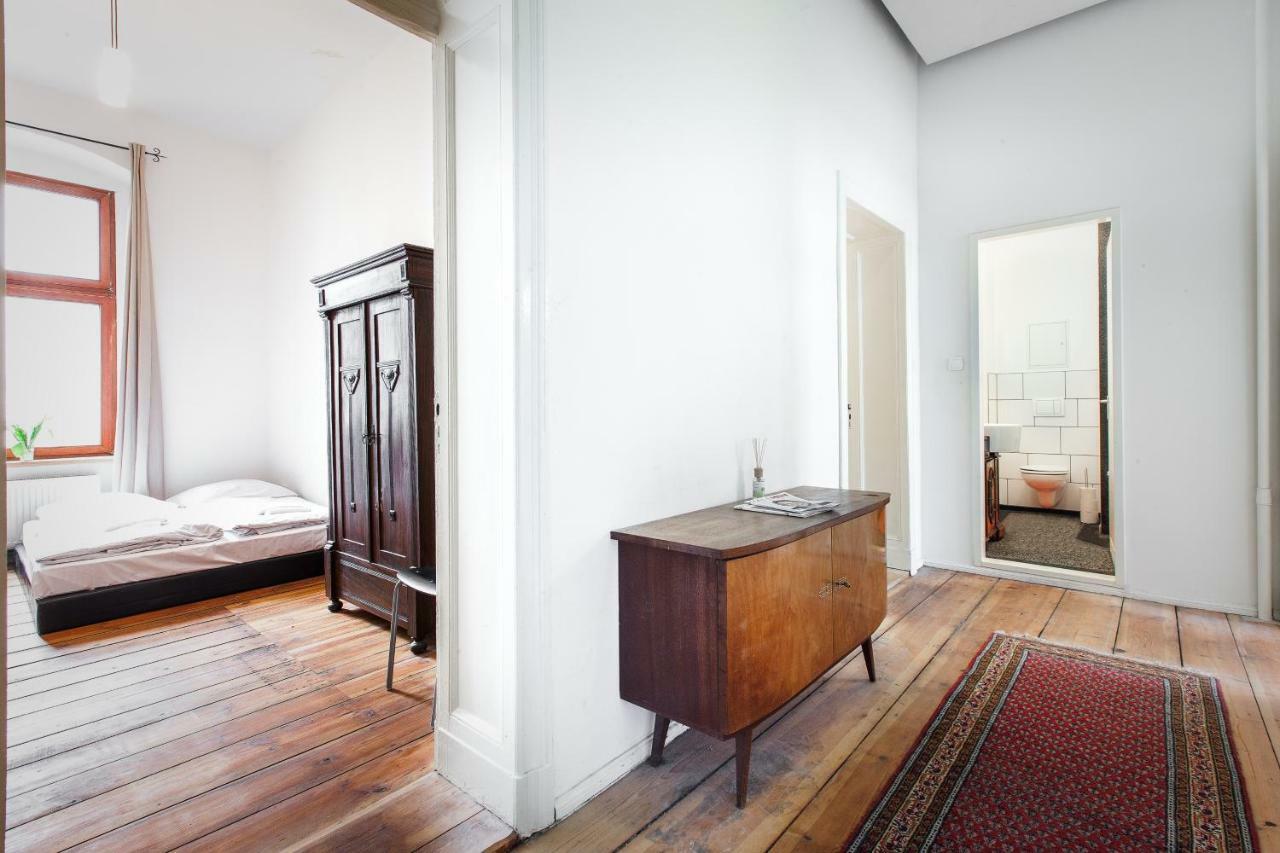 3 Bedroom Apartment Берлин Экстерьер фото